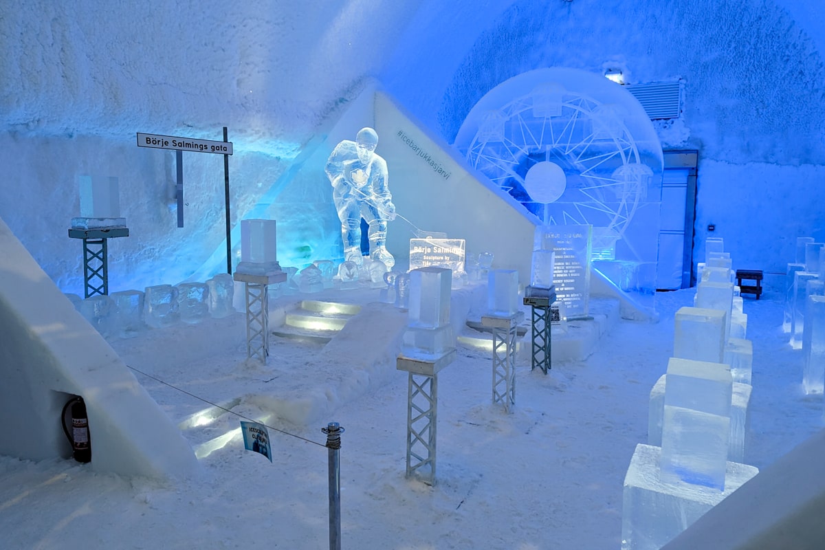 ice hotel sculpture