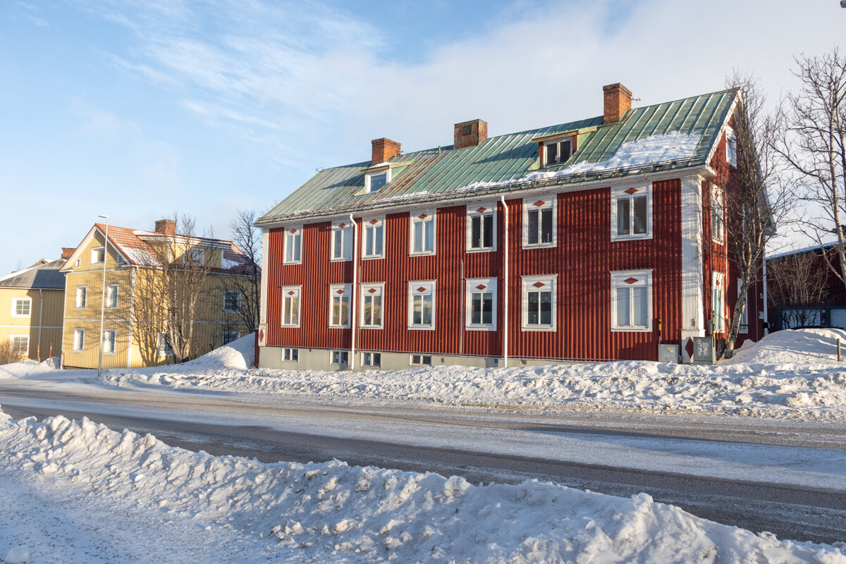 Maison colorée dans le centre de Kiruna